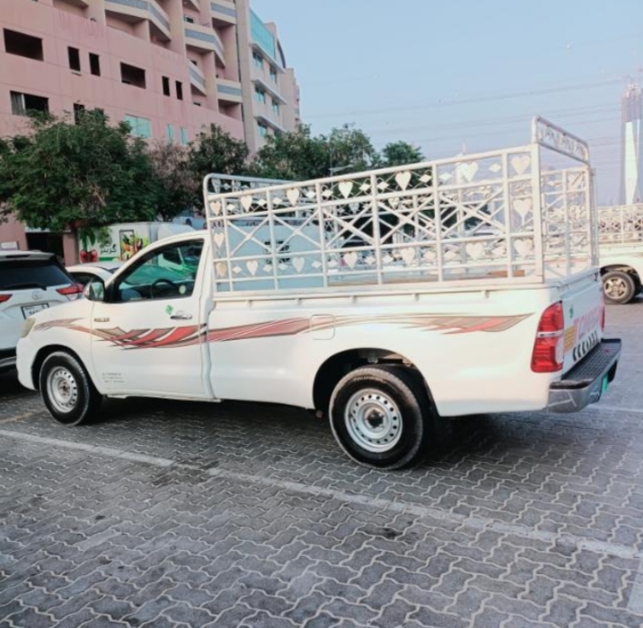 Pick up truck for rent in Dubai