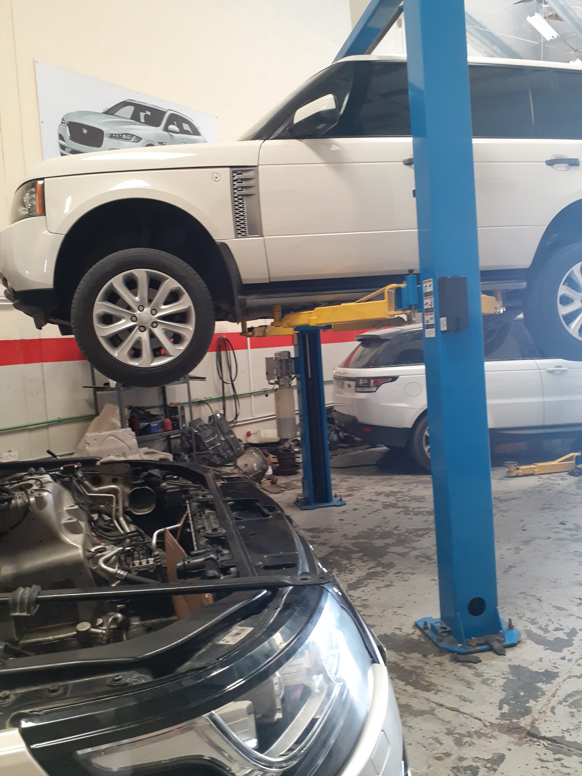 Range Rover and Land Rover repair services workshop in Sharjah