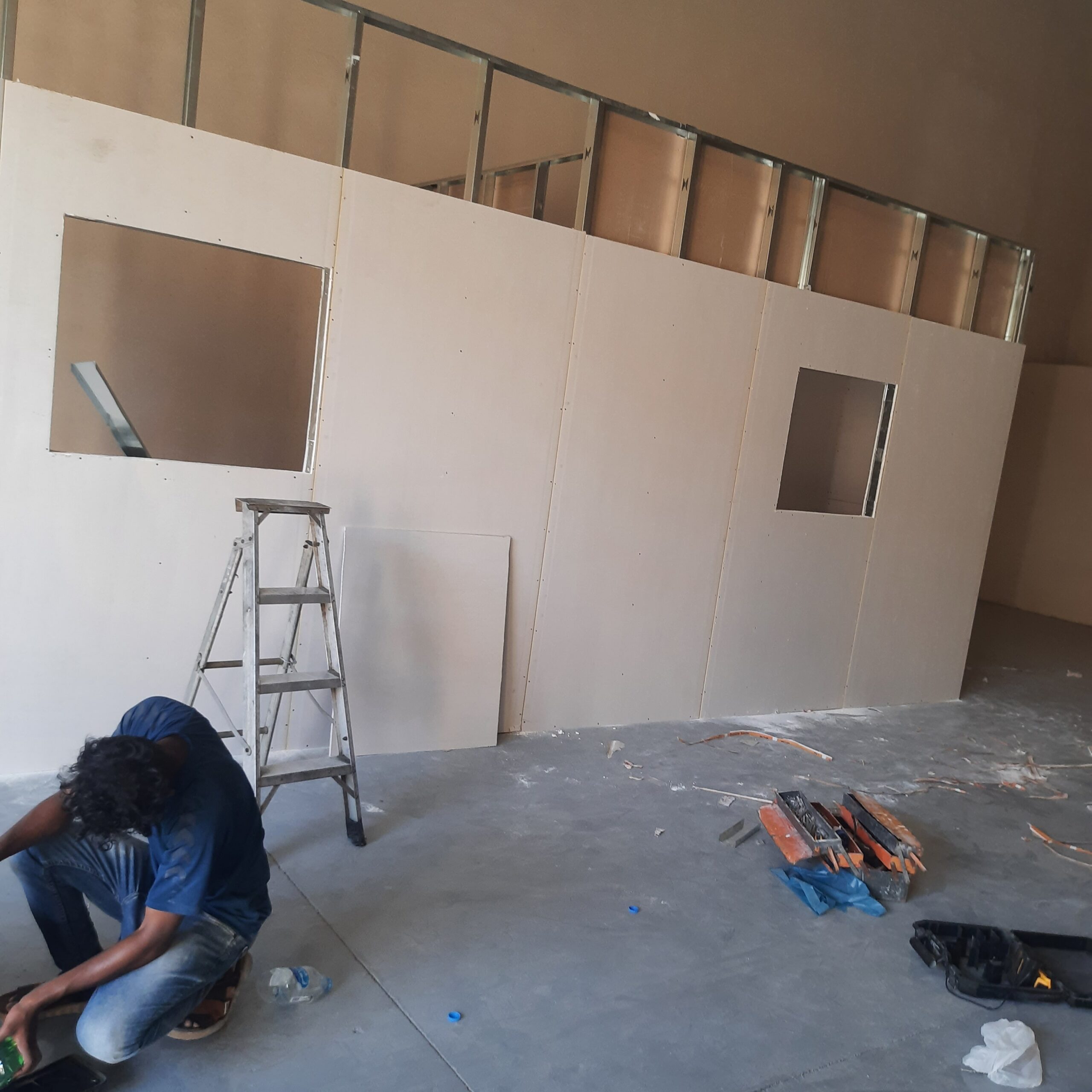 LOW COST OFFICE PARTITIONS WORK COMPANY DUBAI