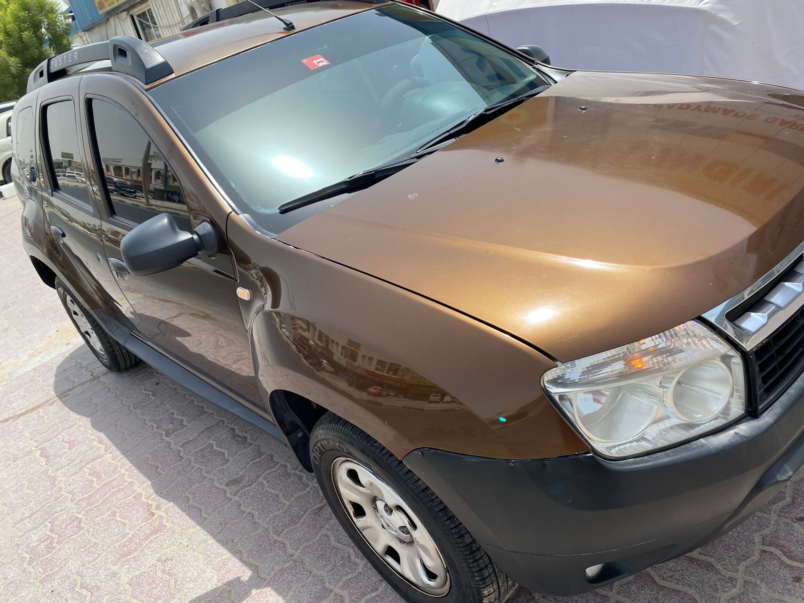 GCC Renault Duster 2015, brown color with basic option for sale - Image 4