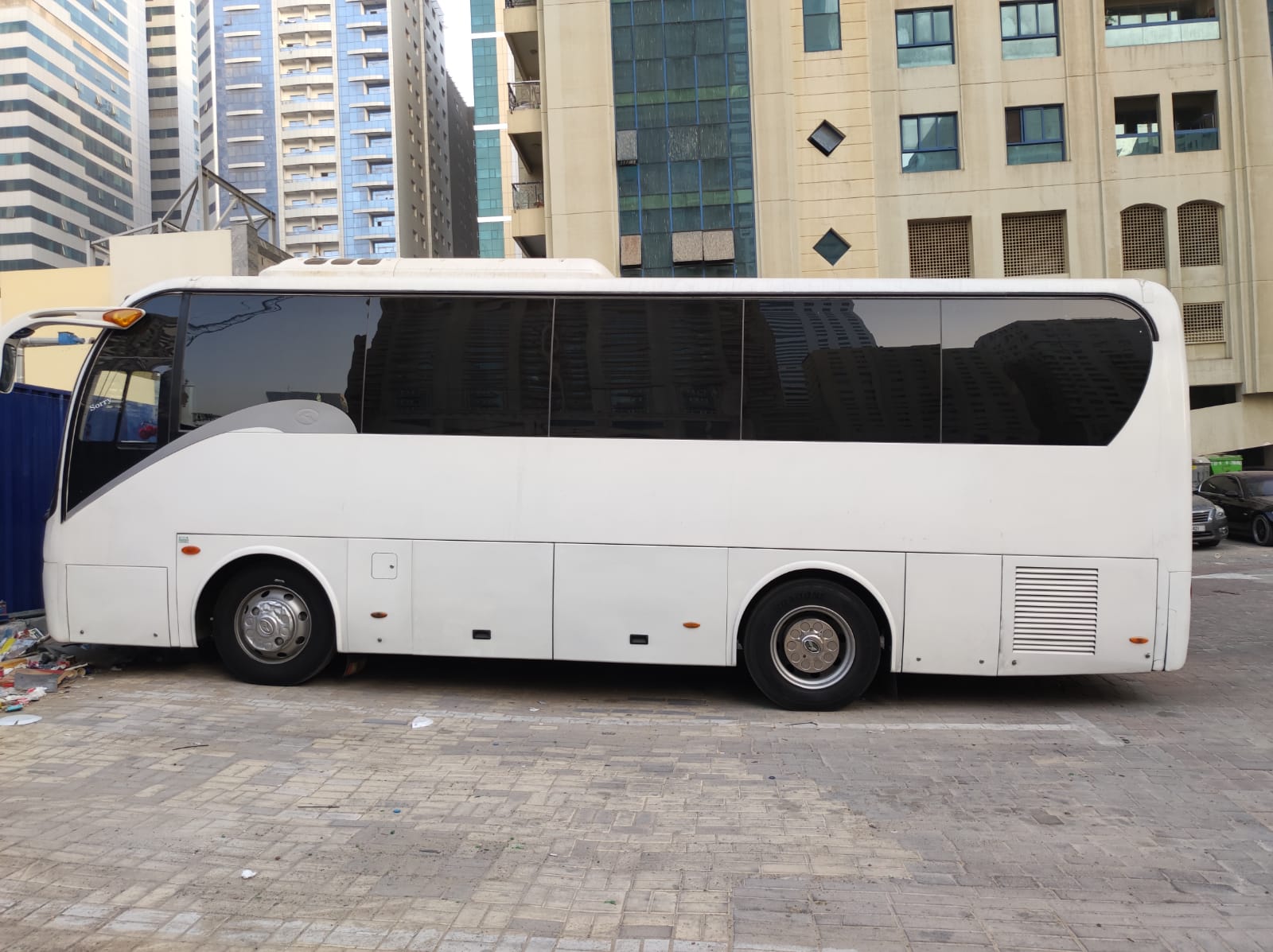 35-seater-luxury-bus-rental-dubai.jpeg