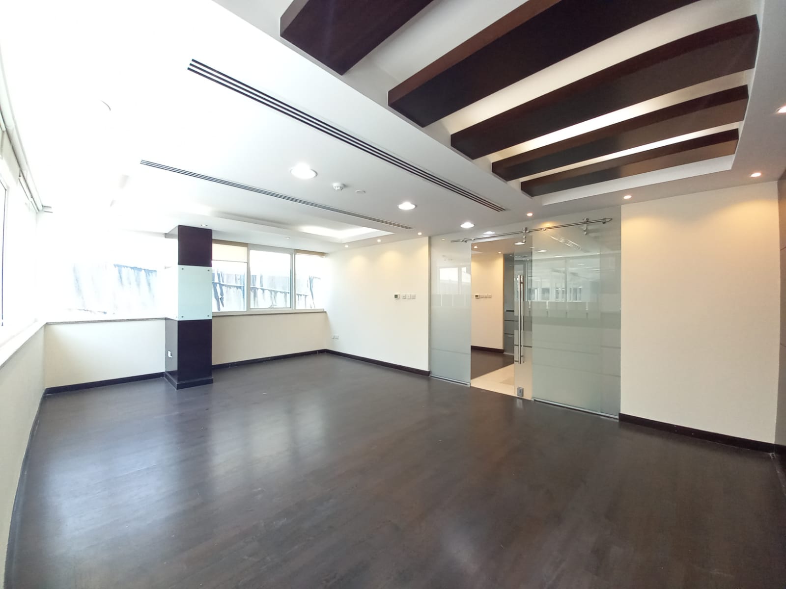 Spacious Office Space in Mazyad Tower