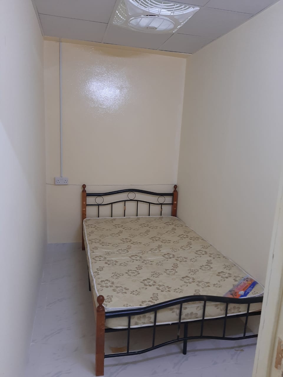 BED SPACE FOR MALE / FEMALE FROM AED 700 ONWARDS NEAR UNION/BANIY