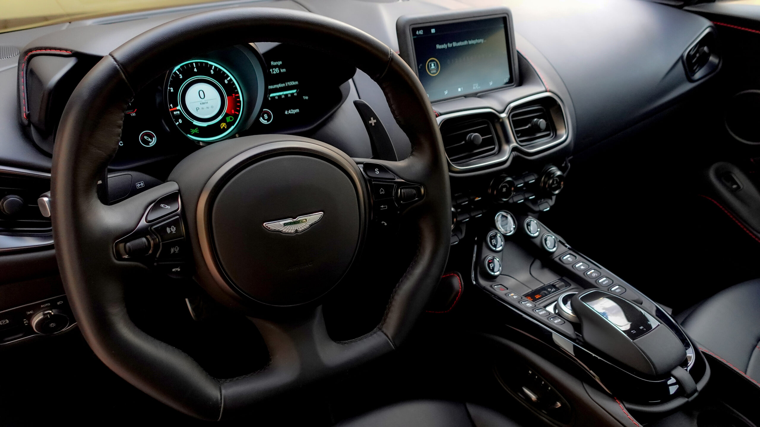 Aston Vantage Interior4.JPG