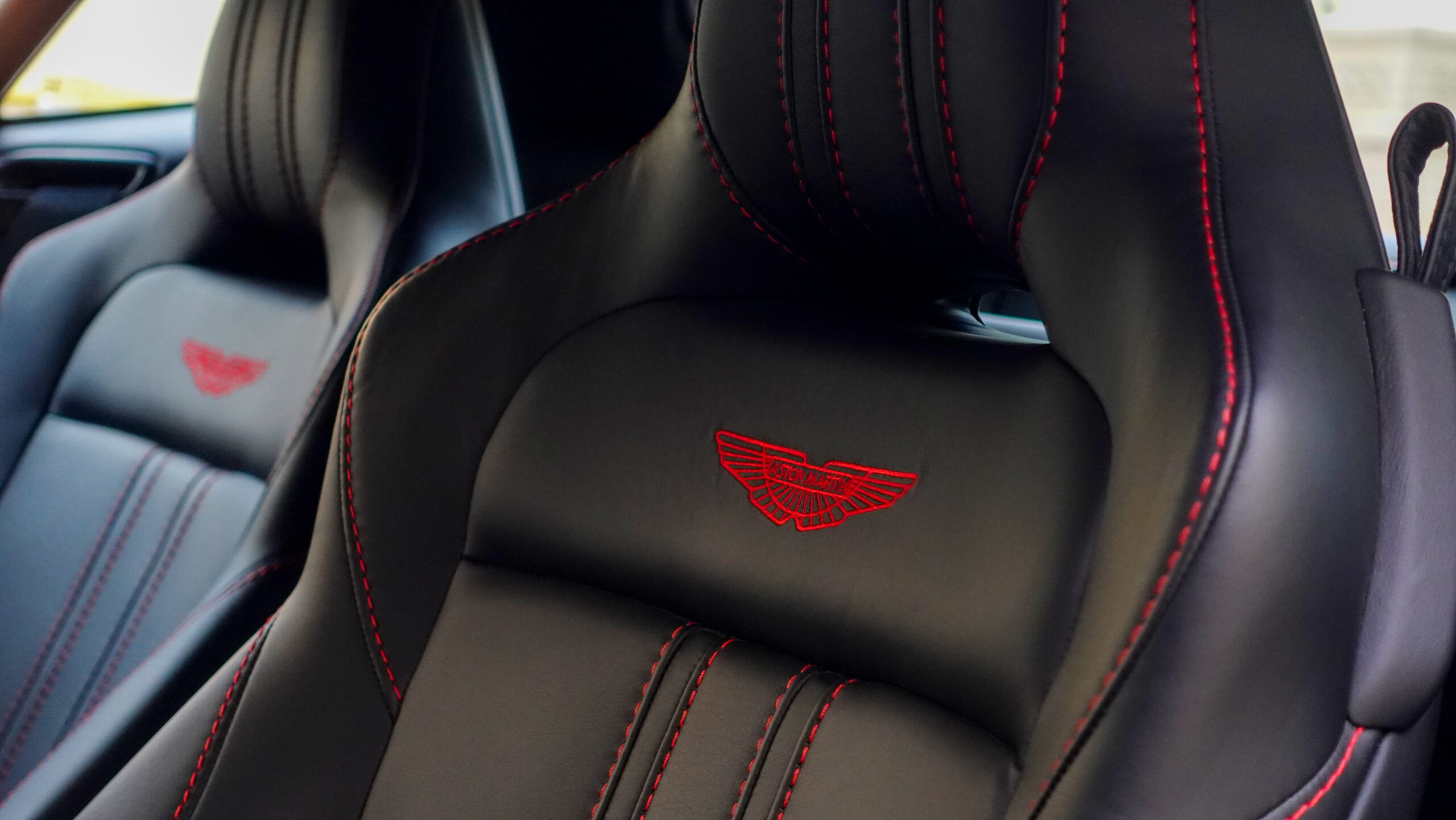 Aston Vantage seats (2).JPG