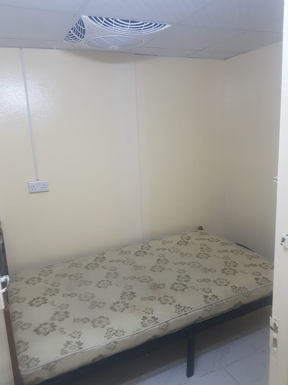 Partition – Bed Space for Ladies/Gents/ Couples close to Union/B
