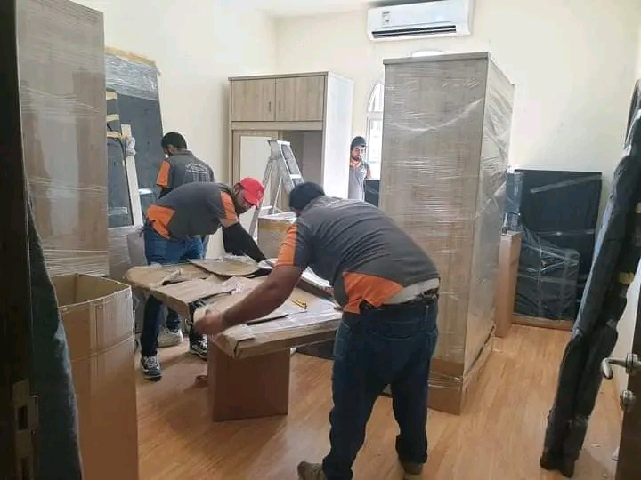 Movers Packers moving Shifting delivery in business Bay Dubai