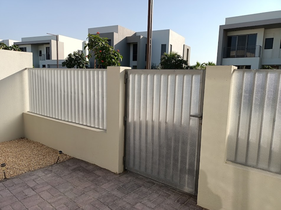 Textured (PVC) Polycarbonate sheets for doors and Fence